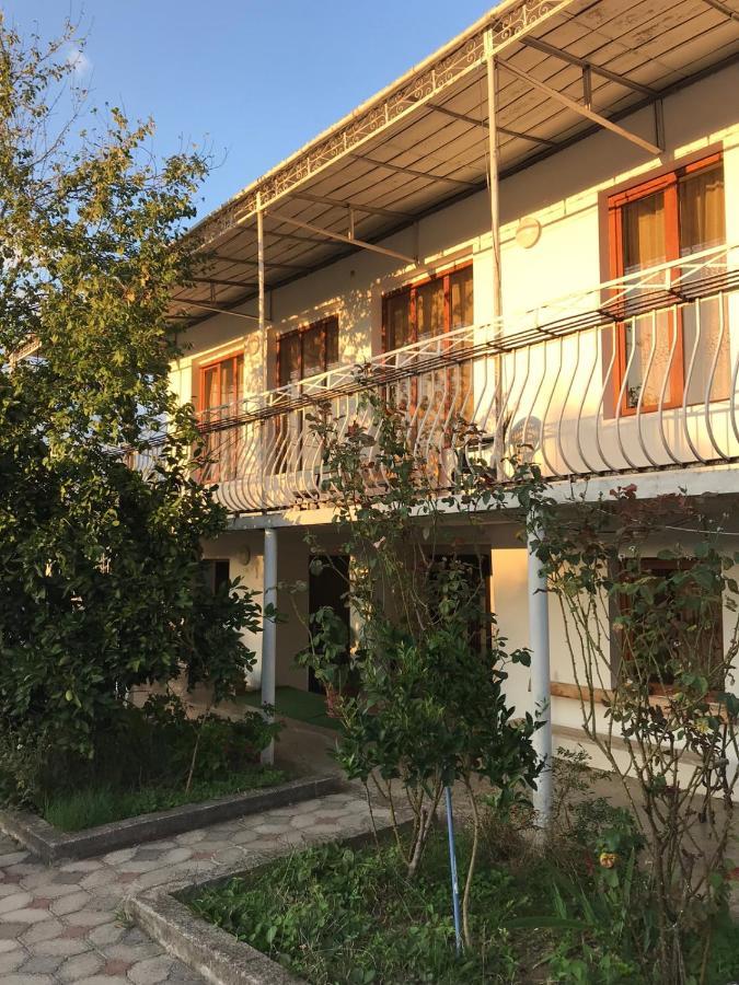 Guest House Nona Kutaisi Exterior foto