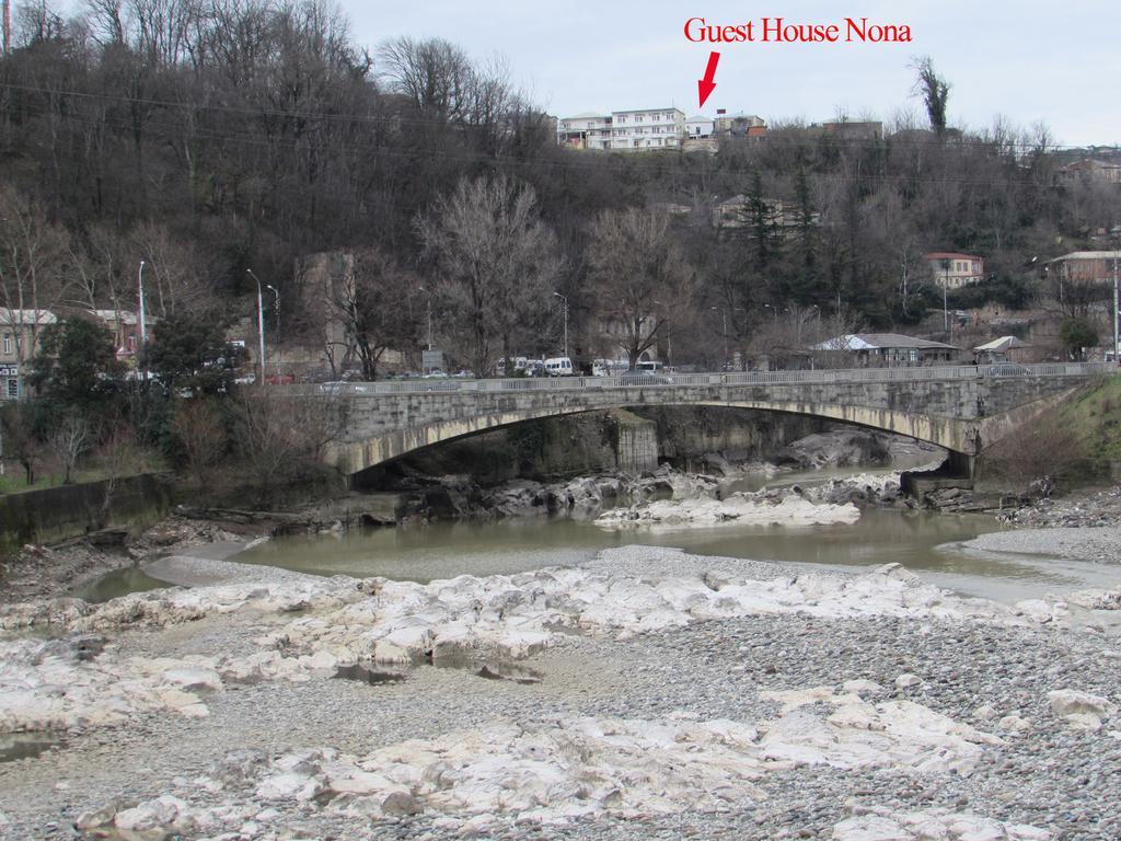Guest House Nona Kutaisi Exterior foto