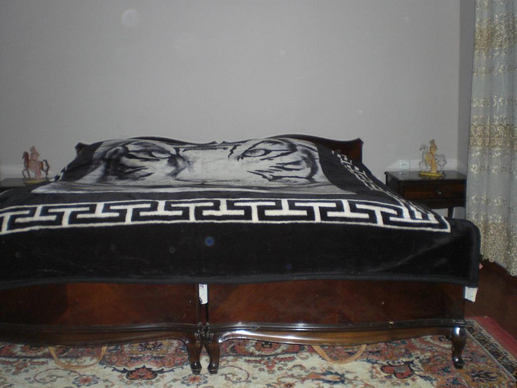 Guest House Nona Kutaisi Habitación foto